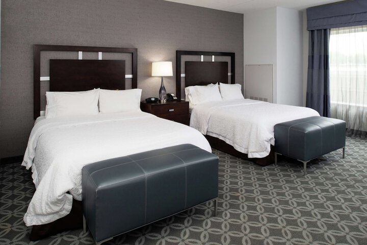 Hampton Inn & Suites Greensboro / Coliseum Area