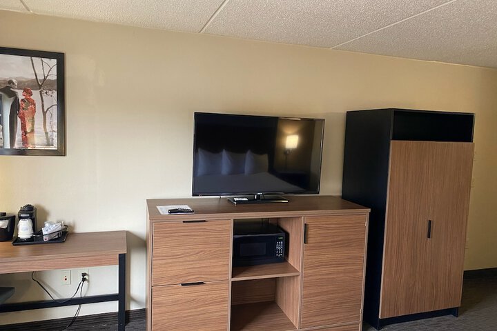 Room 25 of 32