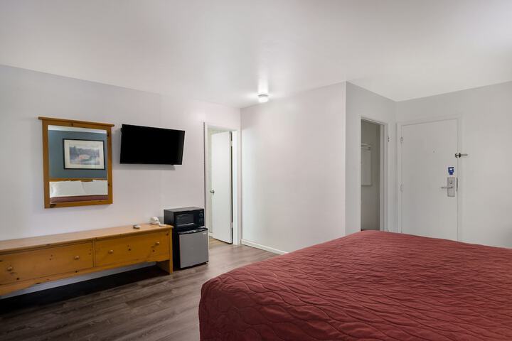 Room 26 of 34