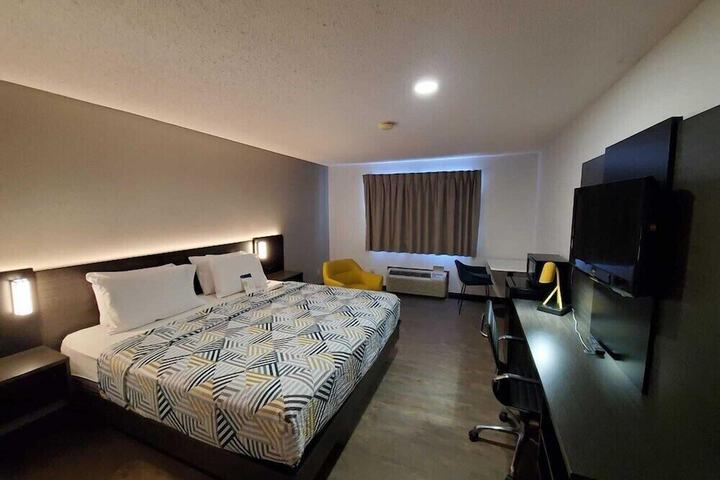 Motel 6 Kewanee IL