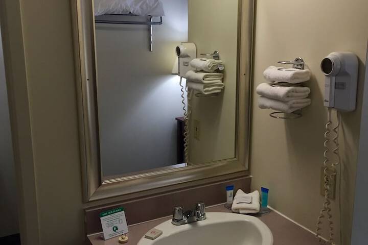 Room 18 of 48