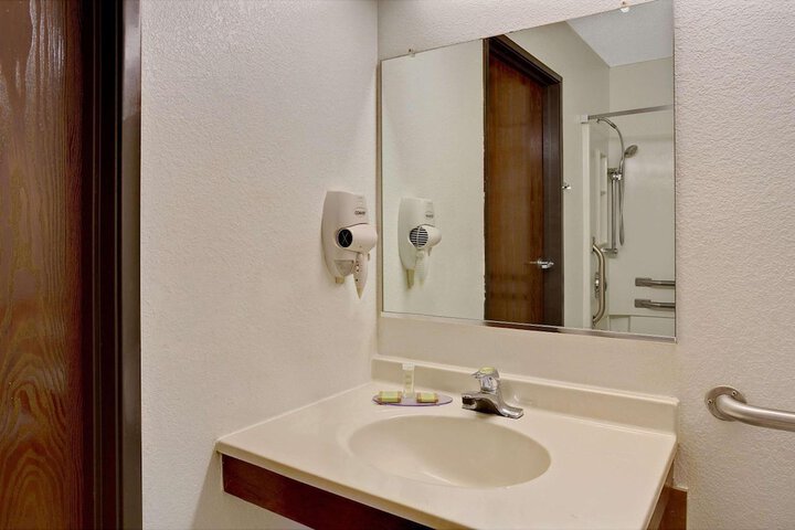 Room 20 of 34