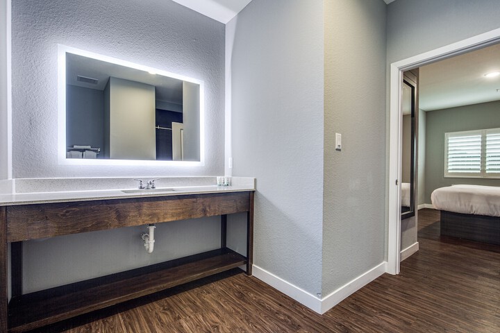 Room 35 of 43