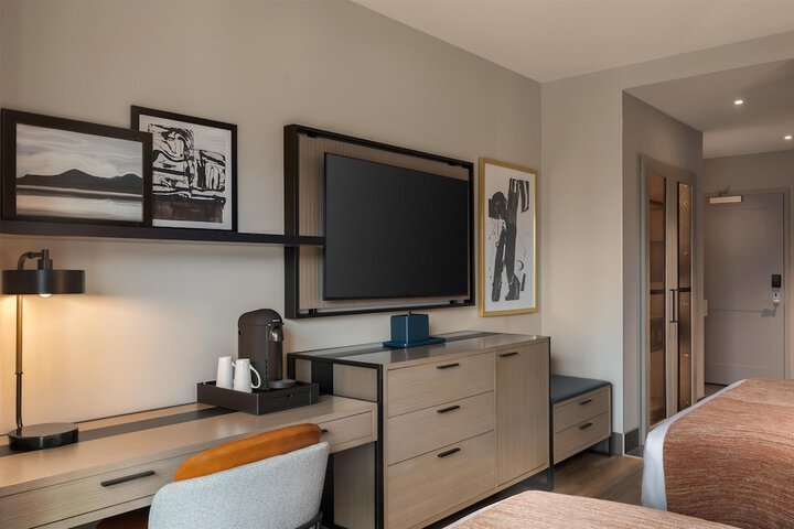 Hotel Avail Rogers Tapestry Collection by Hilton