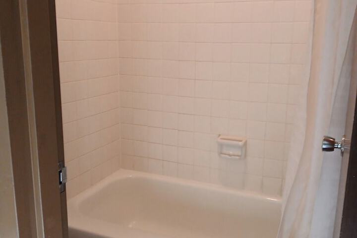 Room 9 of 26