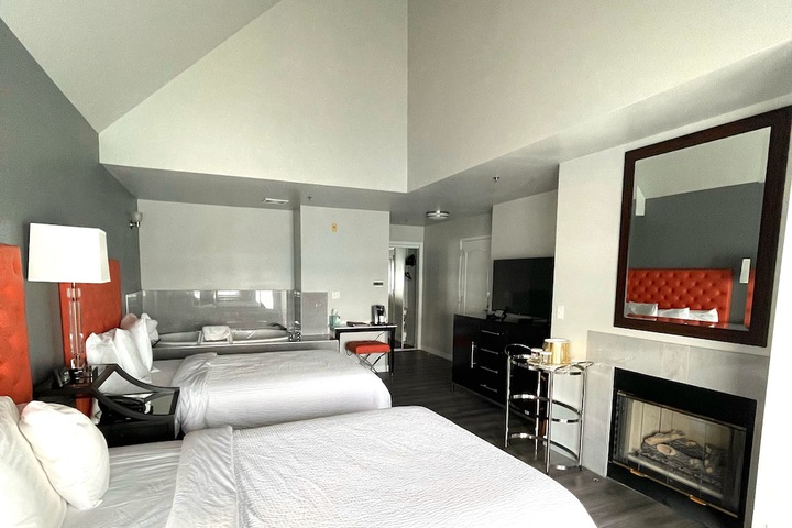 Tides Inn & Suites