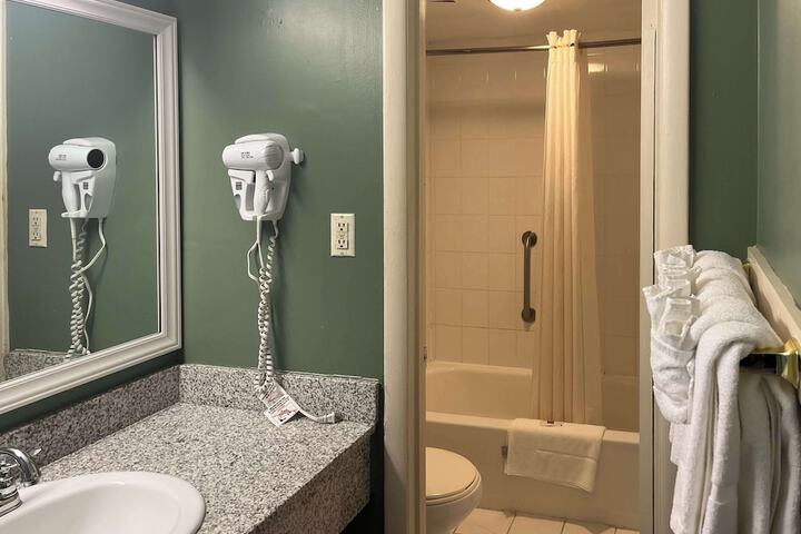 Room 28 of 31
