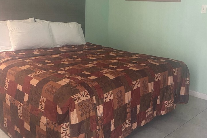 Royal Canadian Motel