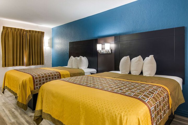 Room 20 of 35
