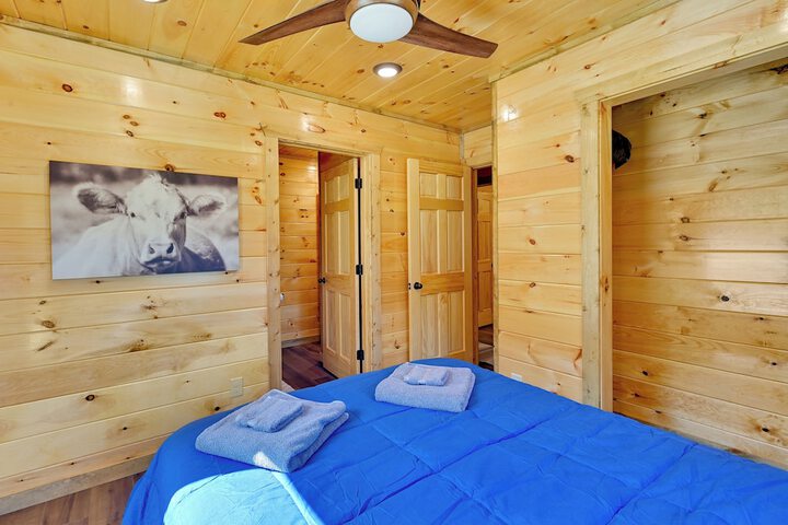 Riverside Beattyville Cabin w / Kayaks & Fire Pit!