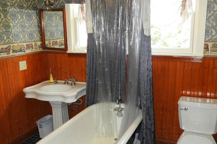Champaign Garden Inn