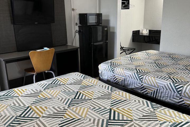 Room 19 of 34
