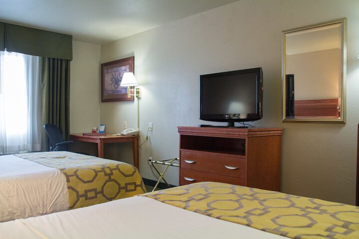 Room 8 of 35