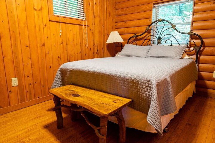 Mountain Aire Cottages Inn & Glamping