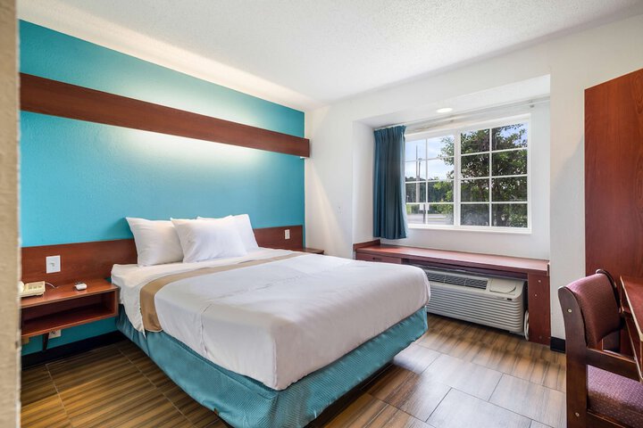 Room 14 of 29