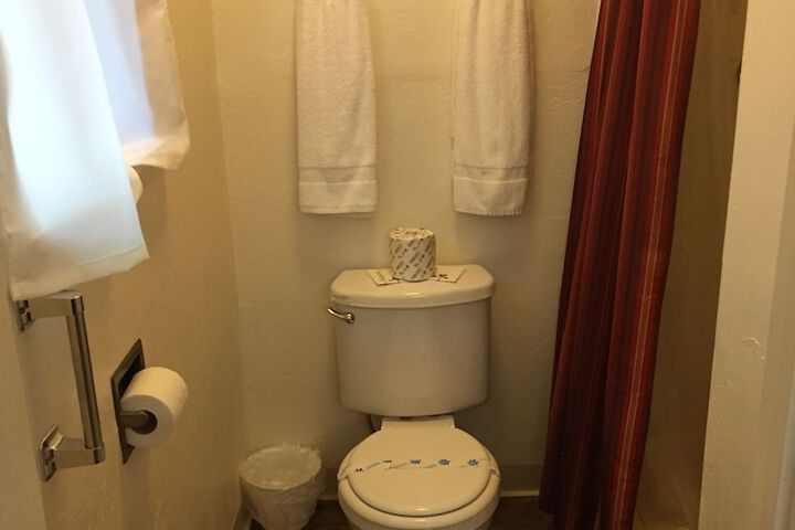 Room 32 of 58