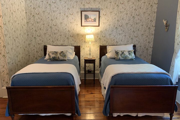 Room 27 of 37