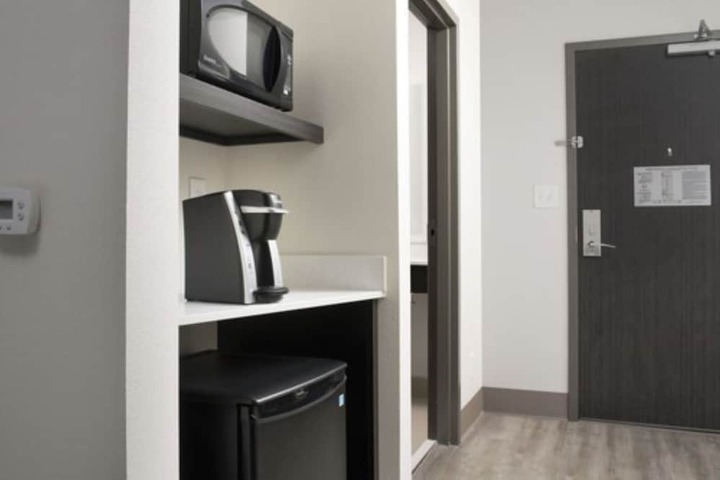 Room 26 of 40