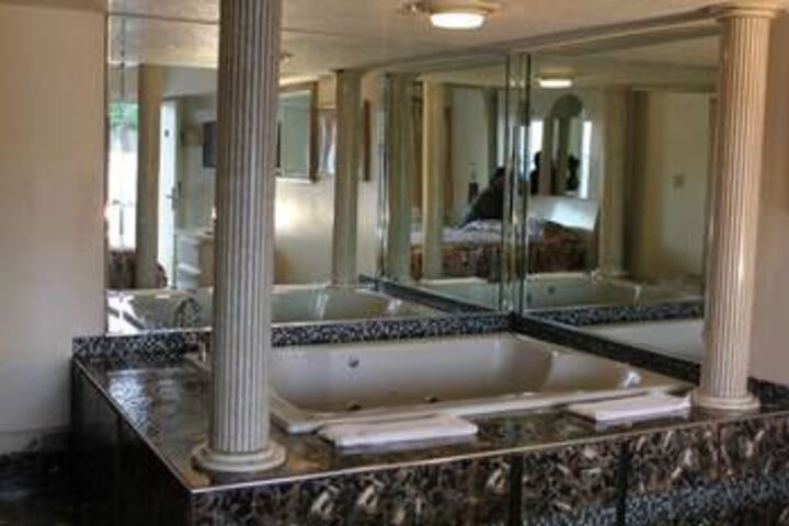 Presidential Inn and Suites