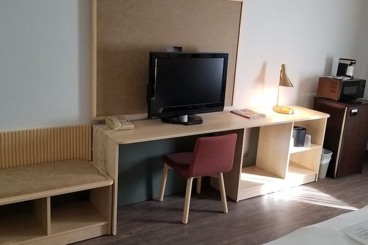 Room 63 of 92