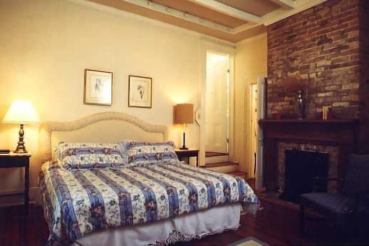 Room 17 of 36