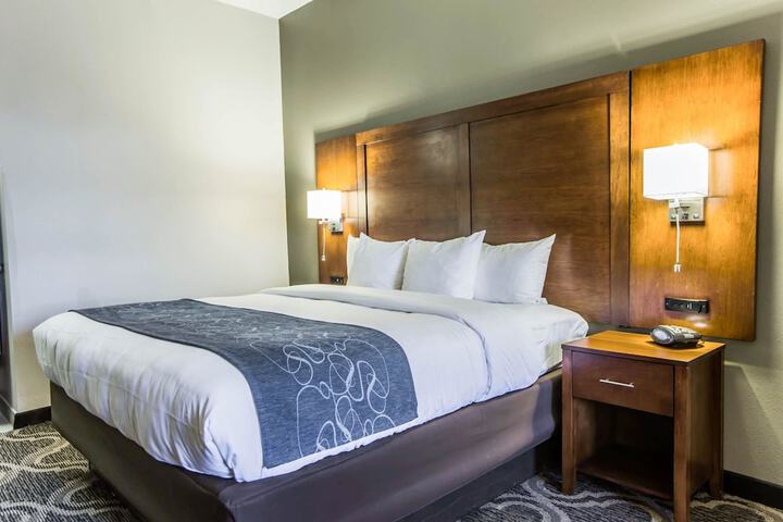 Comfort Suites Pineville - Ballantyne Area