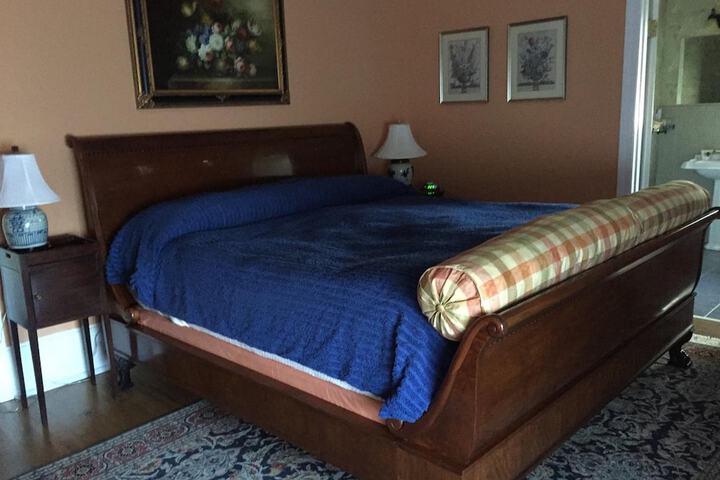 Room 24 of 69