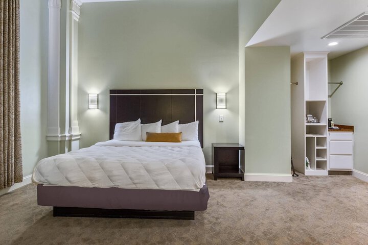 The Gin Hotel an Ascend Collection Hotel
