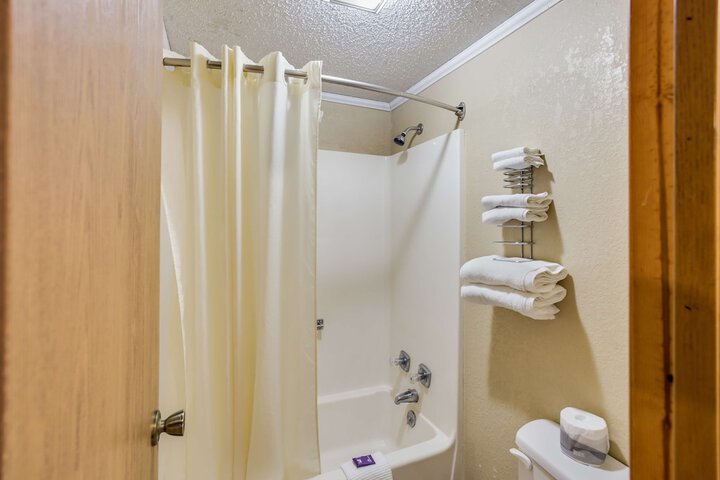 Room 13 of 40