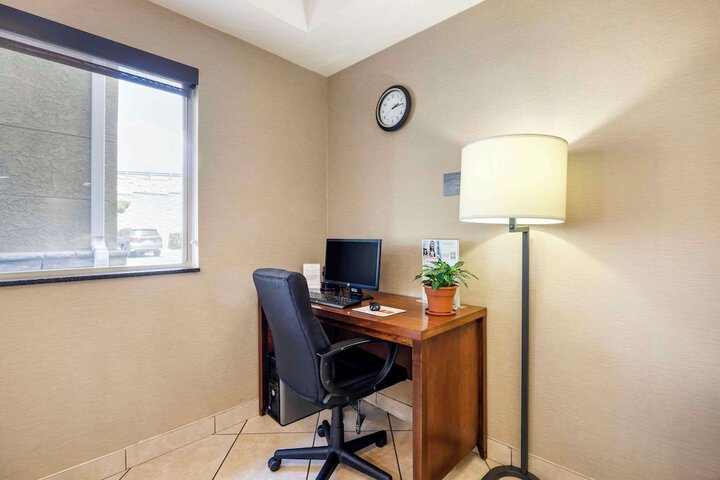Business Center 30 of 30