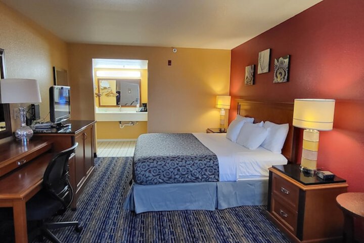 Olympic Inn & Suites