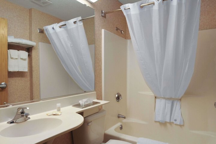 Microtel Inn & Suites by Wyndham Baldwinsville / Syracuse
