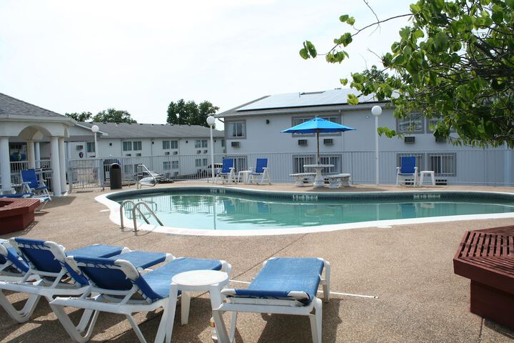 Pool 7 of 25