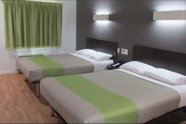 Room 17 of 36