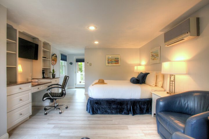 Room 53 of 100