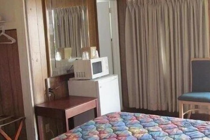 Room 5 of 20