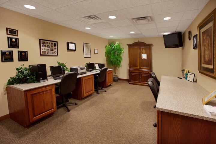 Business Center 31 of 31