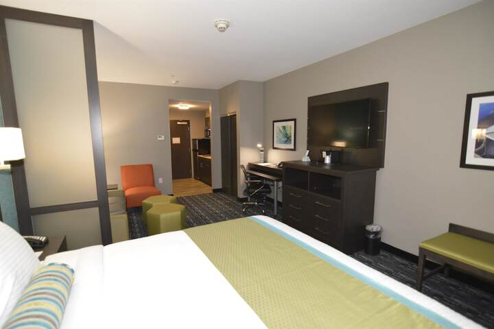 Room 17 of 36