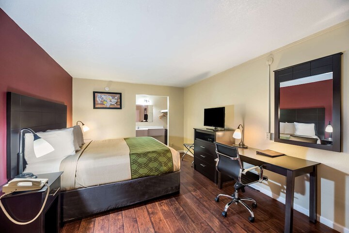 Room 12 of 37