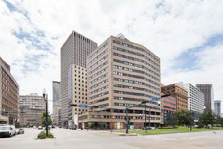 Artsy 2BR in C.B.D. by Sonder