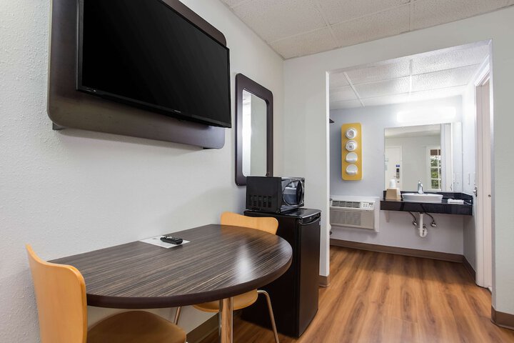 Room 15 of 27