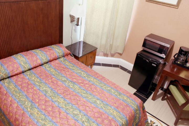 Room 28 of 53