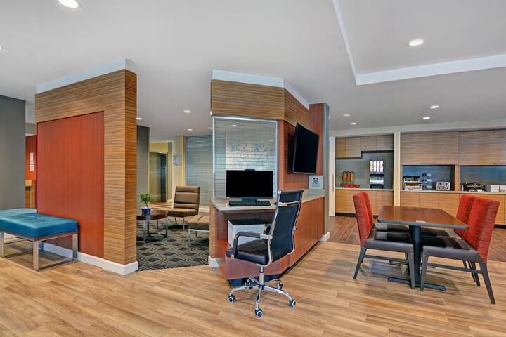 Business Center 29 of 30