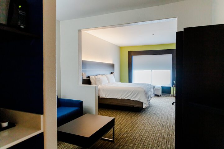 Room 14 of 32