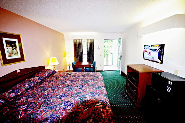 Room 26 of 39