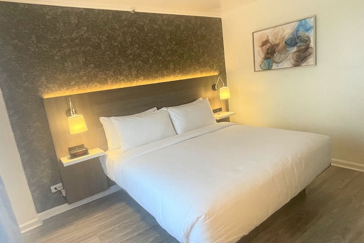 Room 36 of 43