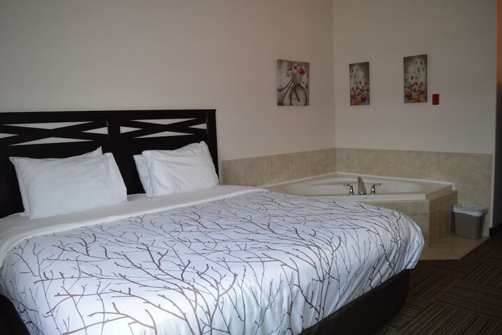 Room 33 of 41
