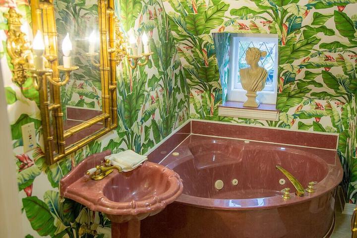Stay Fairfield - Fairfield Place and Fairfield Manor Bed & Breakfast