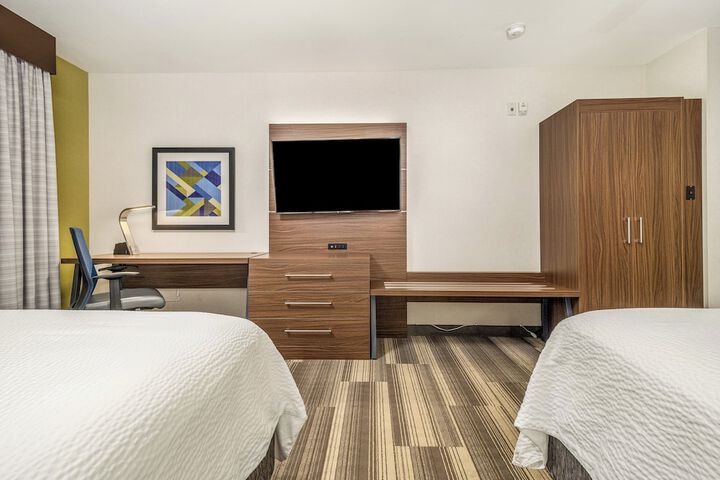 Room 310 of 348