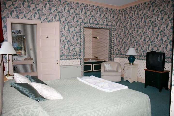 Room 32 of 42